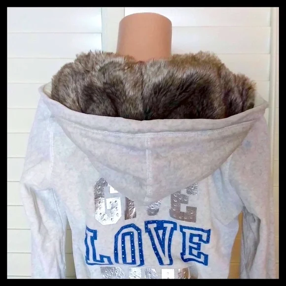 PINK Victoria's Secret Velour Bling Tracksuit - Picture 4 of 10